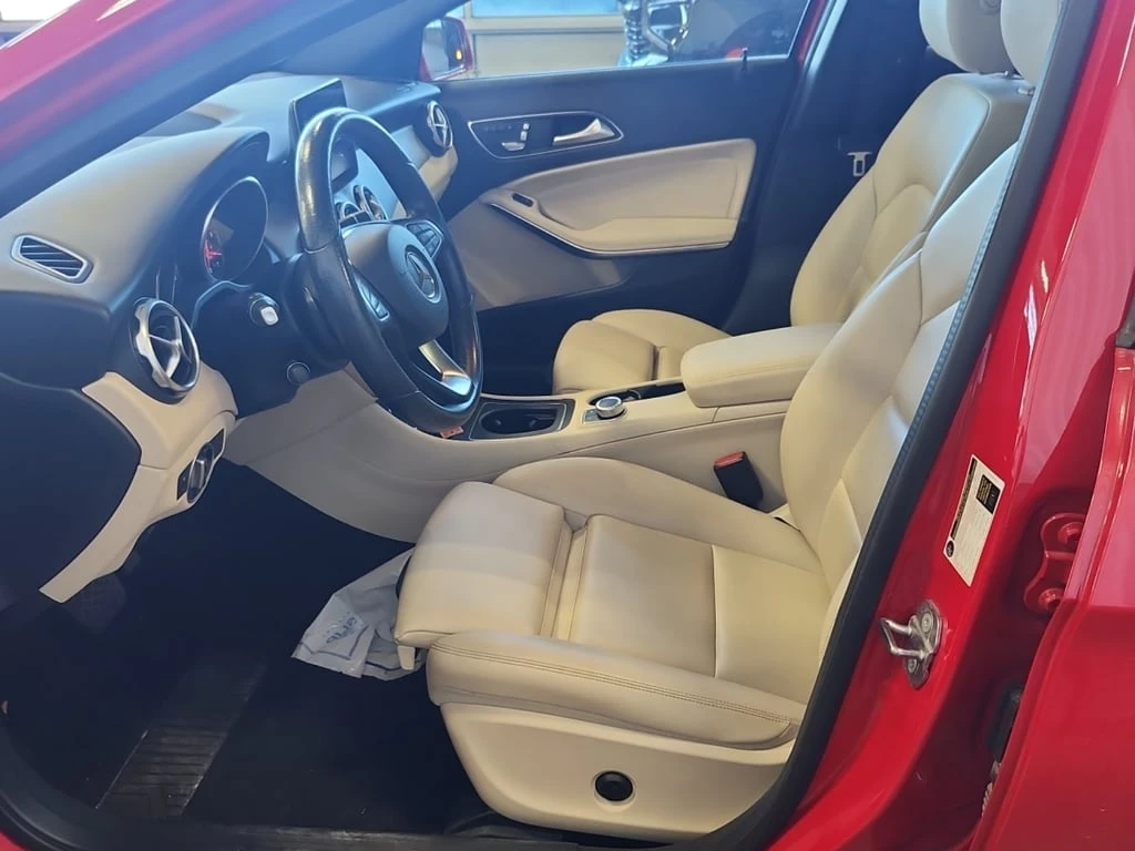 Mercedes-Benz GLA 250 * CARFAX * БЕЗ ПЪРВОНАЧАЛНА ВНОСКА - изображение 5