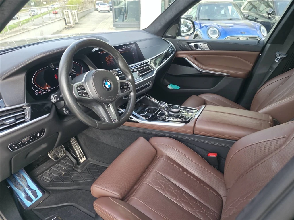 BMW X7 M50d - изображение 6
