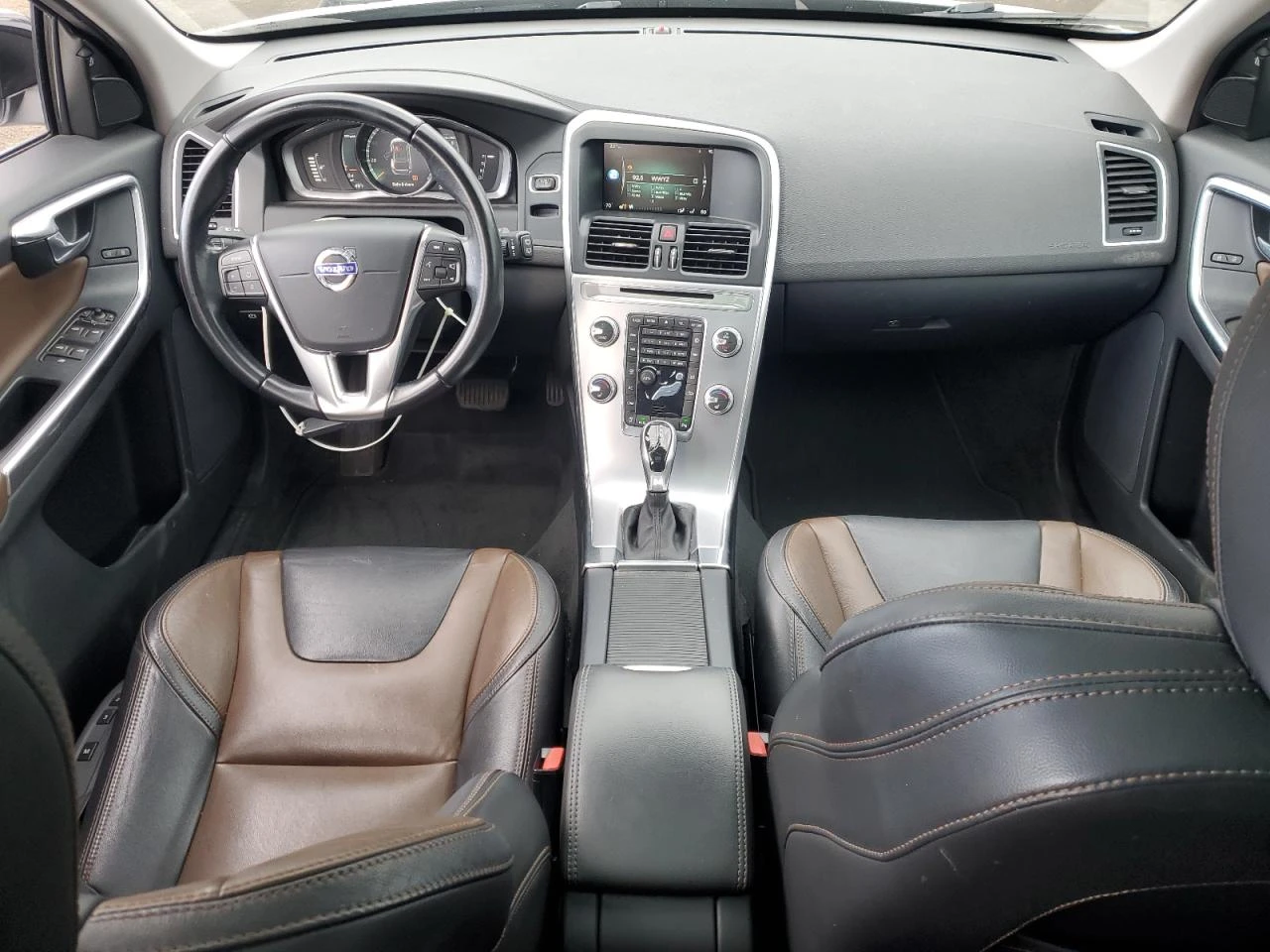 Volvo XC60 T6 DYNAMIC/TWO-TONE/* АВТОКРЕДИТИРАНЕ - изображение 8