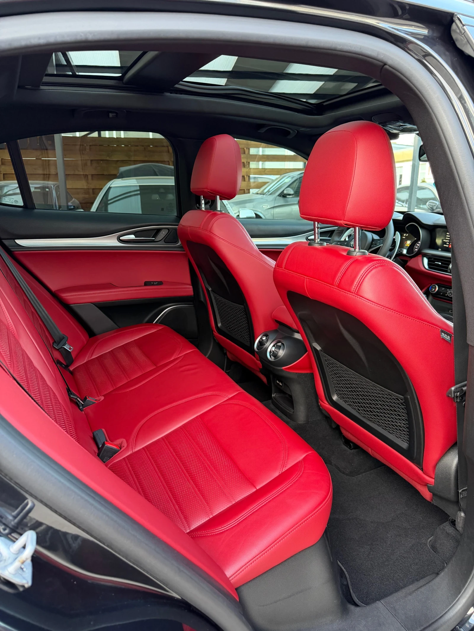 Alfa Romeo Stelvio 2.0T Q4 Ti Sport, снимка 10 - Автомобили и джипове - 54001139