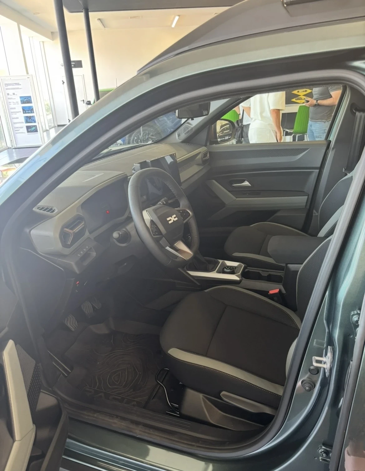 Dacia Duster Eco-G 100, снимка 3 - Автомобили и джипове - 54070788