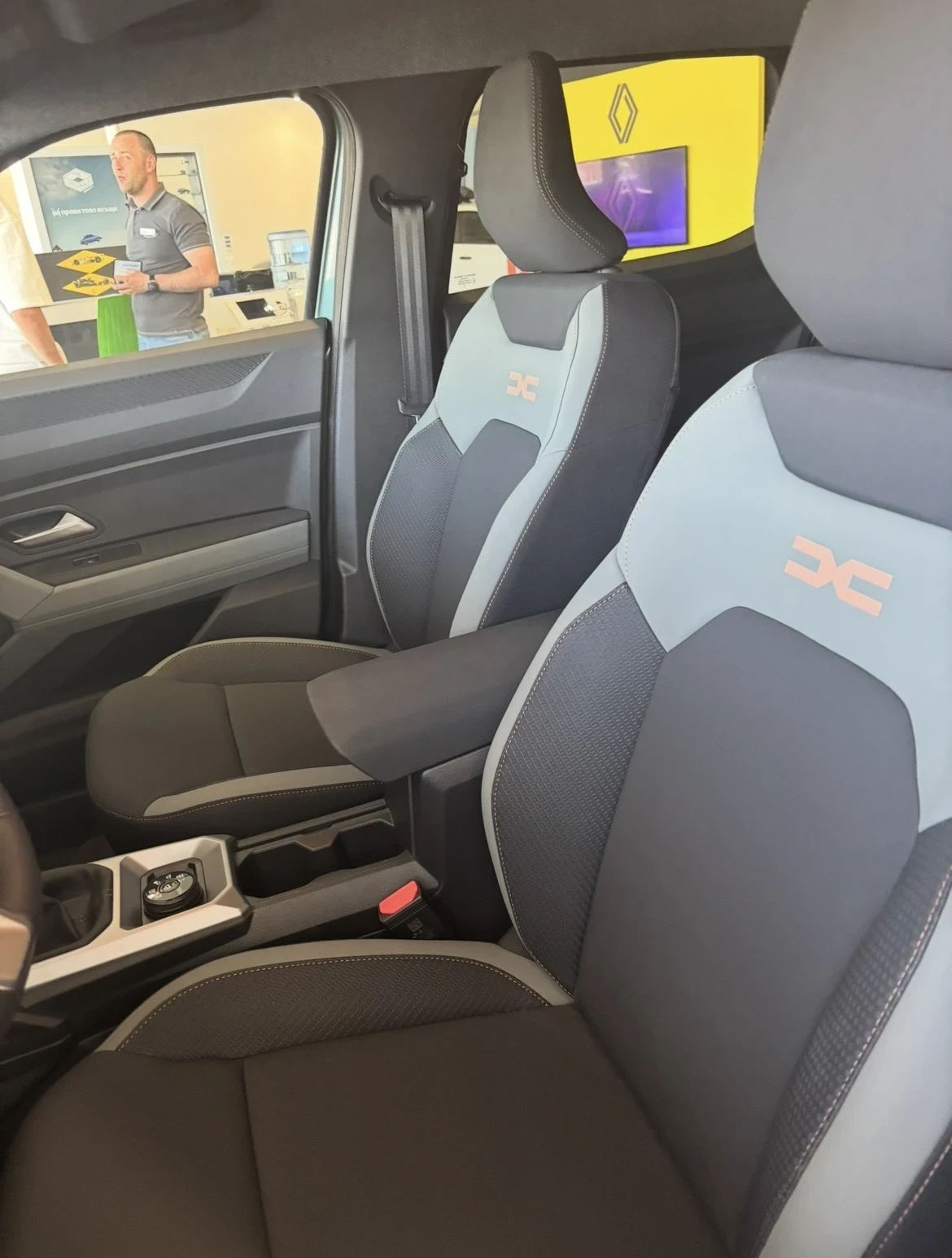 Dacia Duster Eco-G 100 | Auto.bg — изображение 1