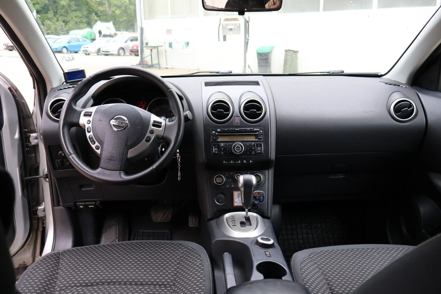 Nissan Qashqai J10, снимка 10 - Автомобили и джипове - 54657809