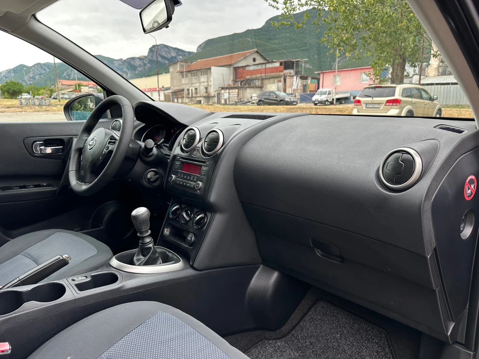 Nissan Qashqai 1.5DCI Facelift, снимка 10 - Автомобили и джипове - 54784122