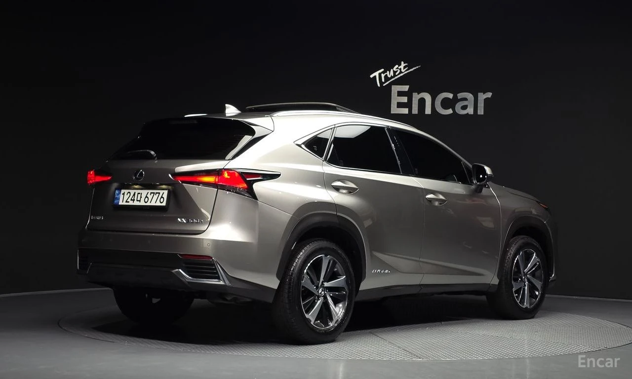 Lexus NX 300h SUPREME* ПОДГРЕВ* НАВИГАЦИЯ* ОБДУХВАНЕ, снимка 2 - Автомобили и джипове - 54961417