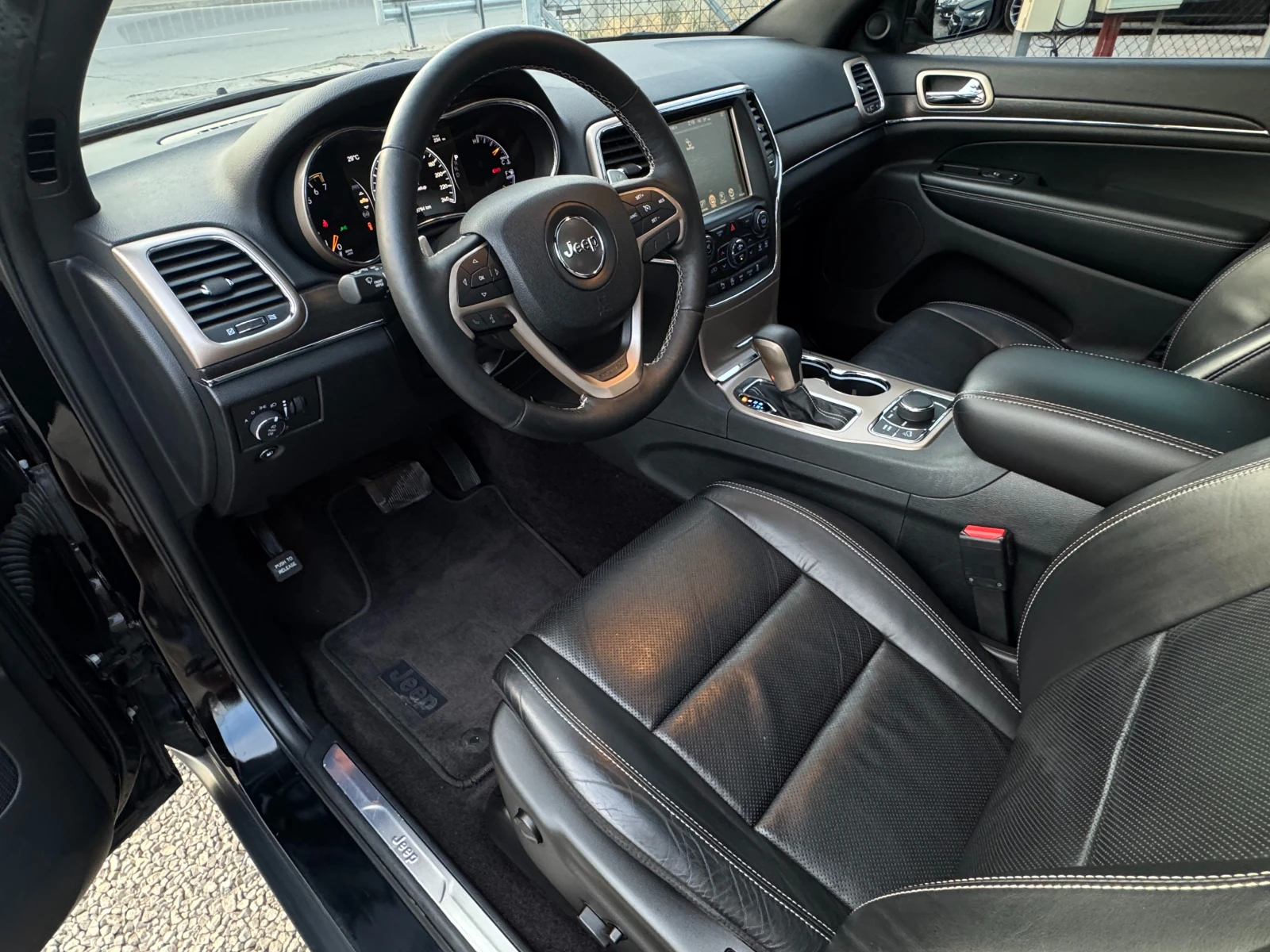 Jeep Grand cherokee 3.6 V6 ! Limited !, снимка 8 - Автомобили и джипове - 55484855