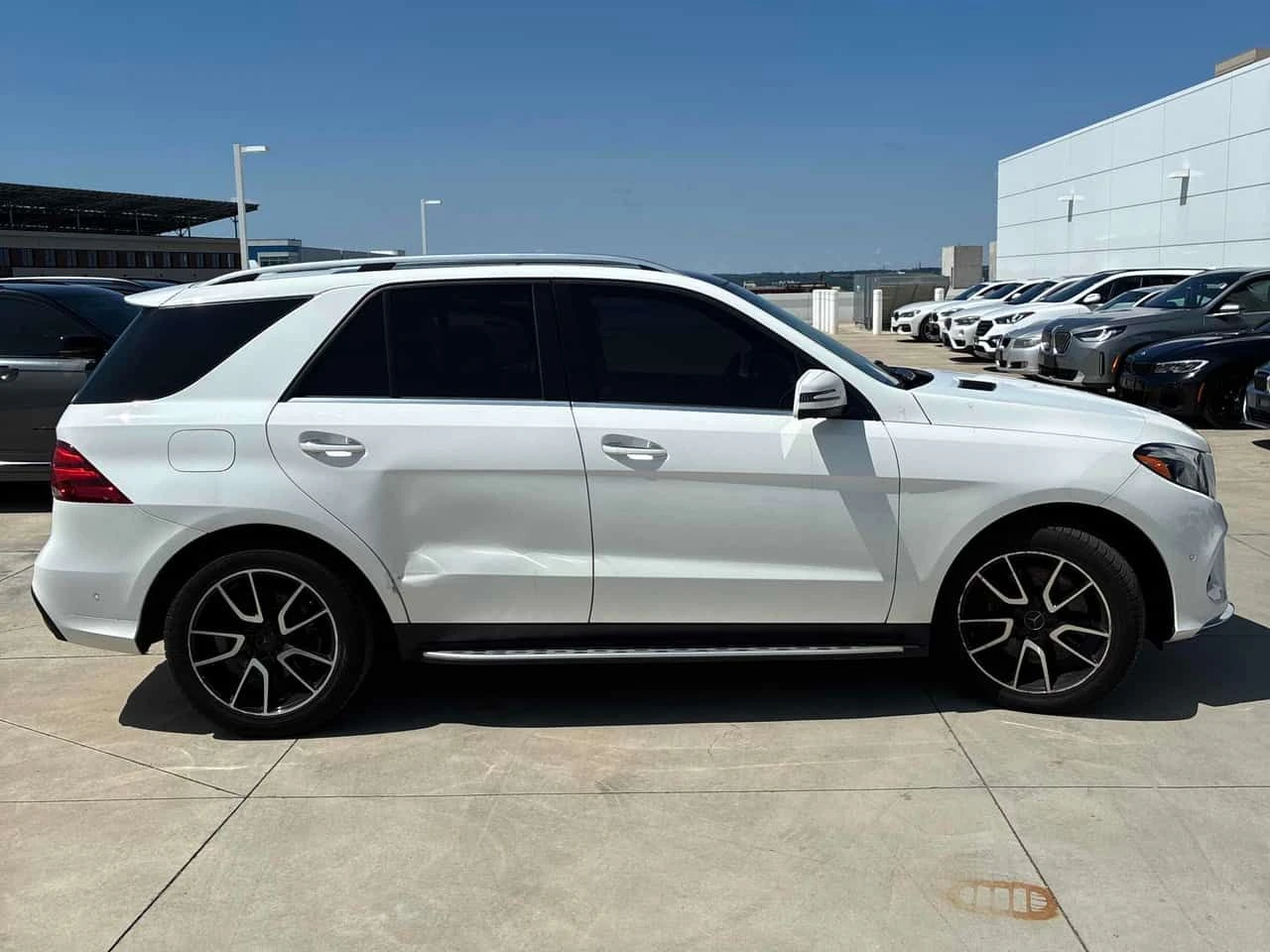 Mercedes-Benz GLE 400 4MATIC | CARFAX | АВТОКРЕДИТ БЕЗ ПЪРВОНАЧАЛНА, снимка 4 - Автомобили и джипове - 55601158