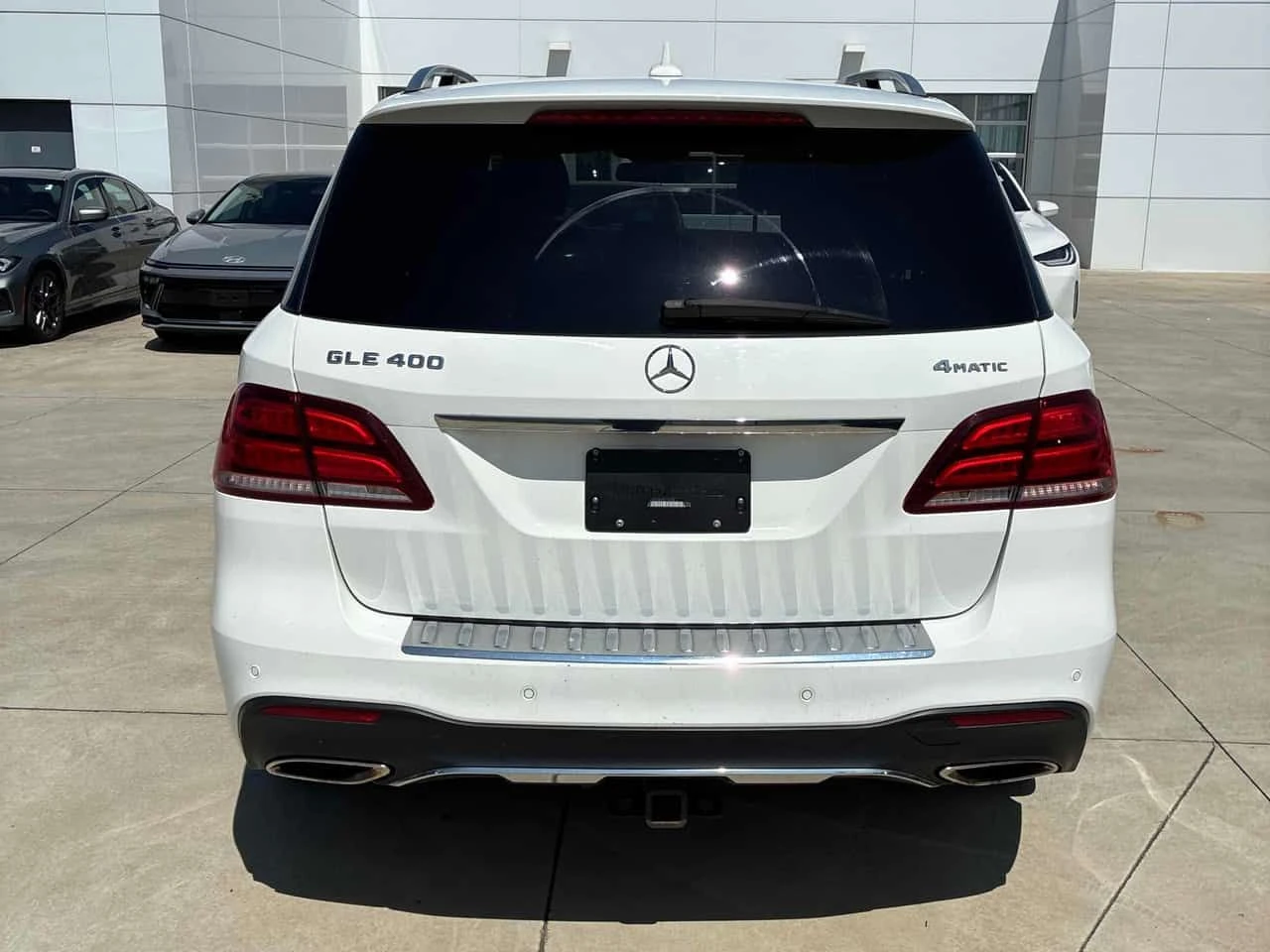 Mercedes-Benz GLE 400 4MATIC | CARFAX | АВТОКРЕДИТ БЕЗ ПЪРВОНАЧАЛНА, снимка 5 - Автомобили и джипове - 55601158