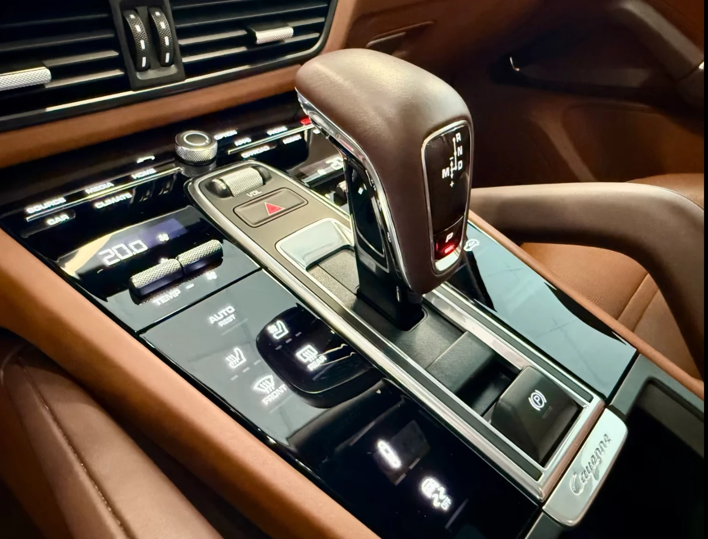 Porsche Cayenne COUPE* PLATINUM EDITION* 3xTV* 360* PANO* ВЕНТИЛАЦ, снимка 8 - Автомобили и джипове - 55663273