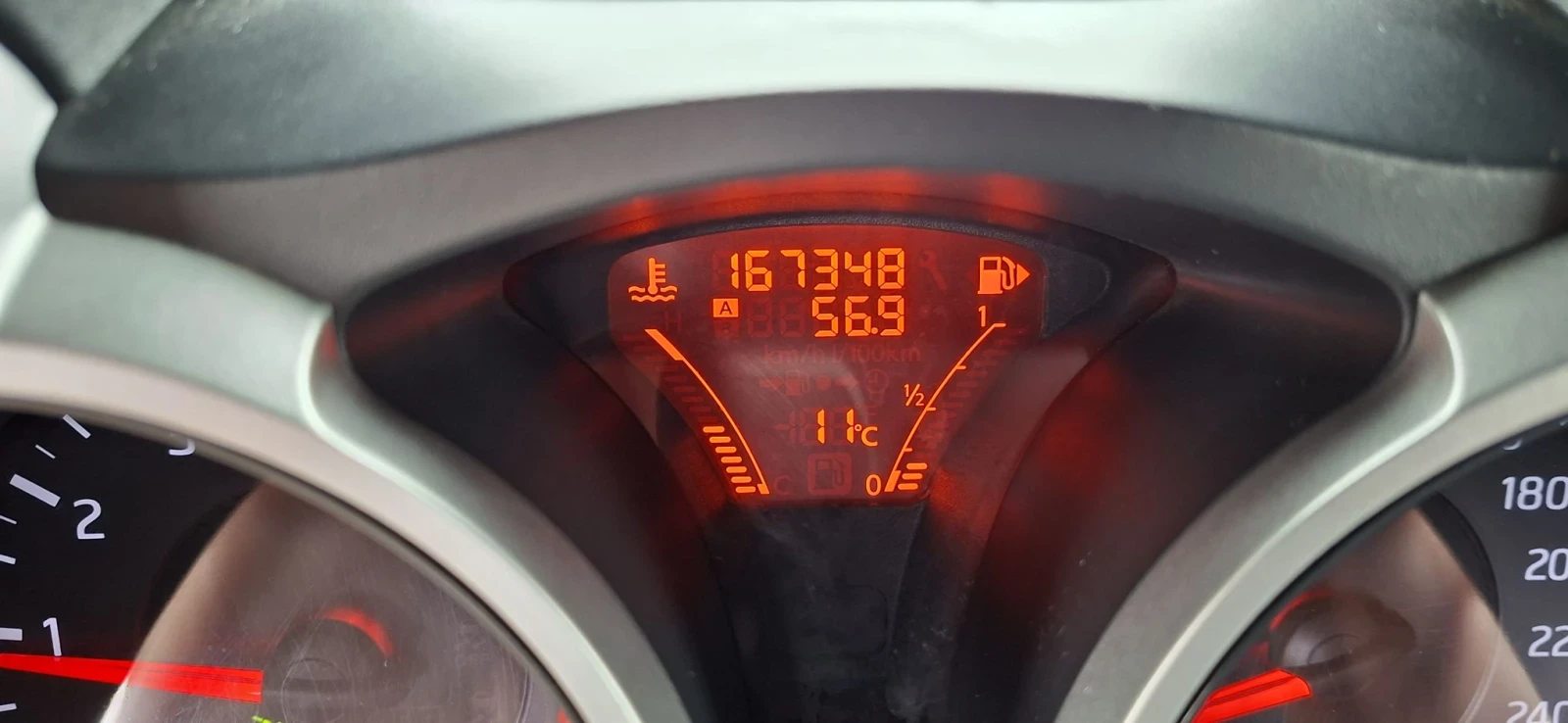 Nissan Juke 1, 6 ГАЗ/БЕНЗИН, снимка 9 - Автомобили и джипове - 56702476