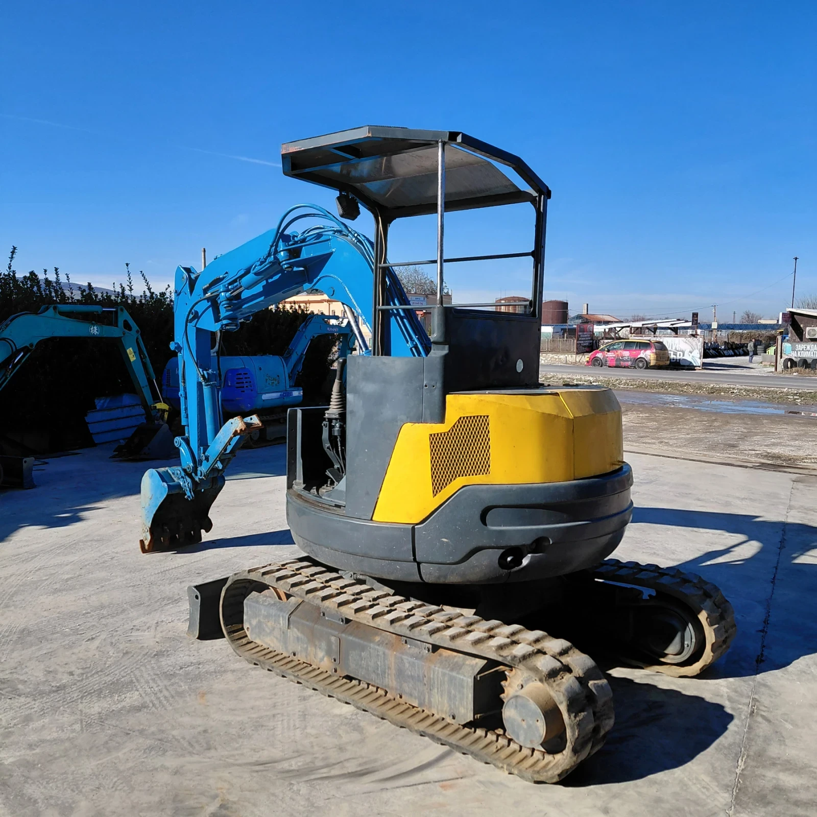 Багер Kubota 3 ТОНА * ХИДРАВЛИЧНА ЩИПКА * НАЛИЧЕН *  - изображение 3