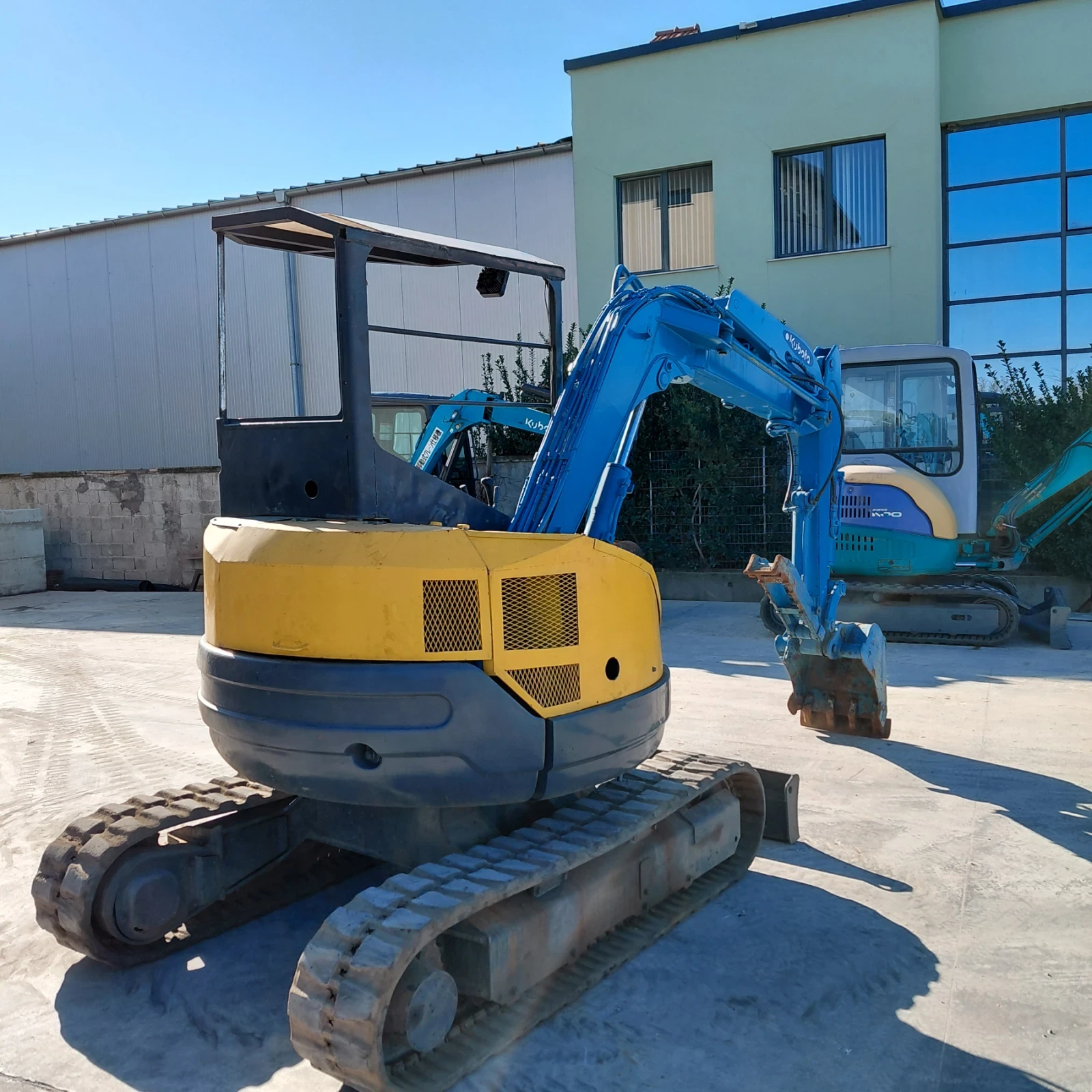 Багер Kubota 3 ТОНА * ХИДРАВЛИЧНА ЩИПКА * НАЛИЧЕН *  - изображение 5