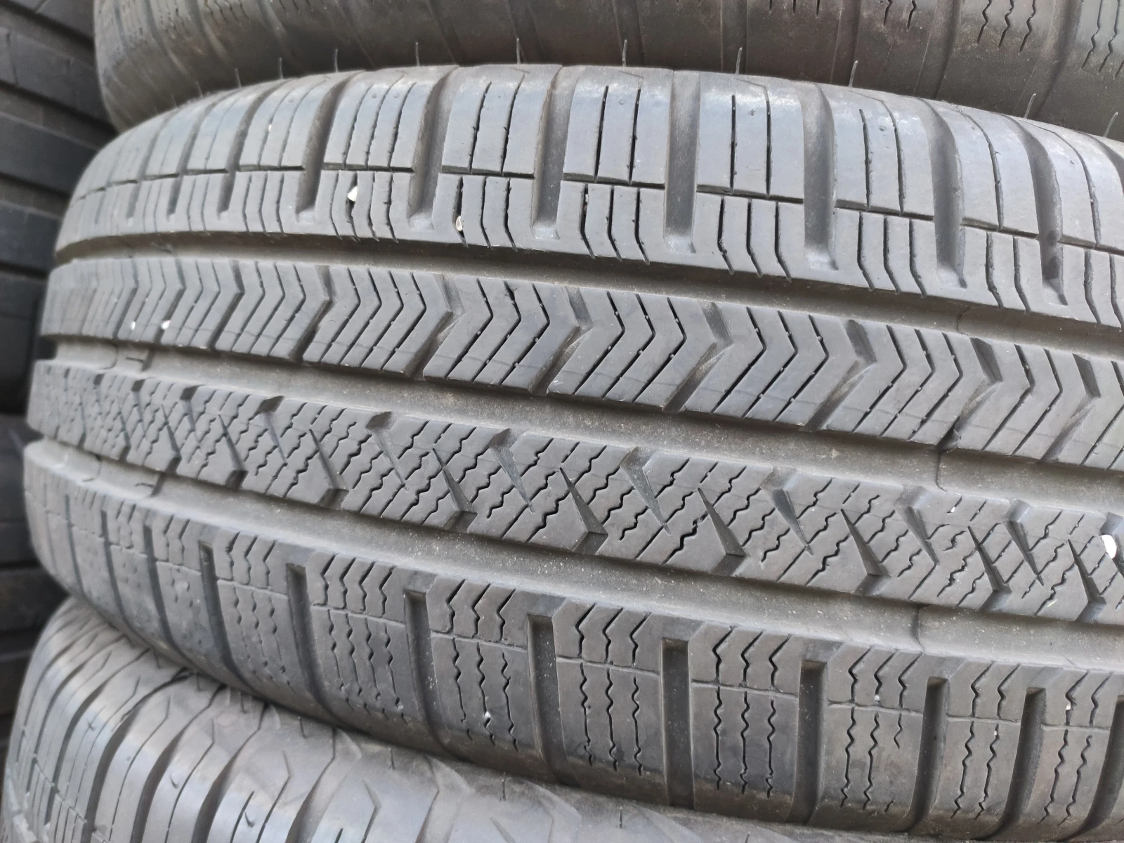 Гуми Всесезонни 195/70R14, снимка 3 - Гуми и джанти - 55498361