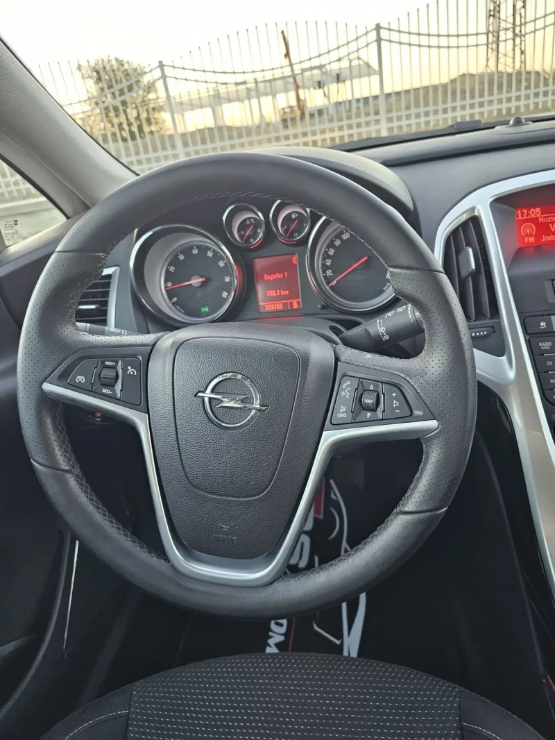 Opel Astra Автопилот Бензин Евро5 Cosmo, снимка 9 - Автомобили и джипове - 47696940