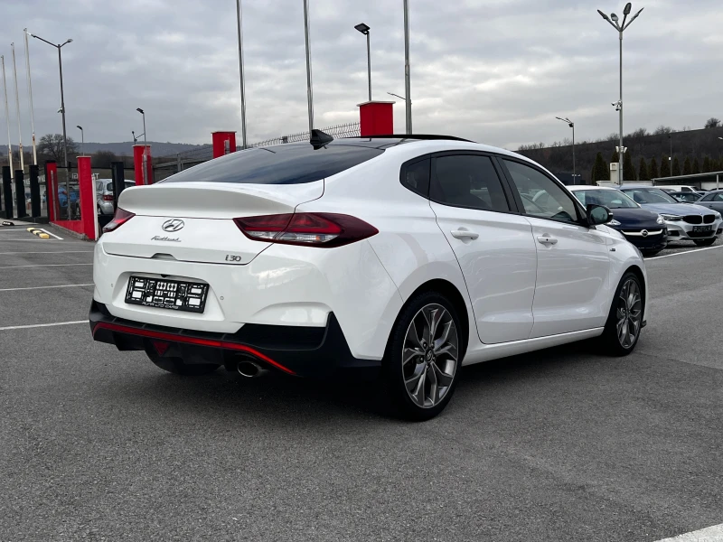 Hyundai I30 Fastback N-Line 1.4T Панорама Keyless Камера FLED, снимка 4 - Автомобили и джипове - 48227551