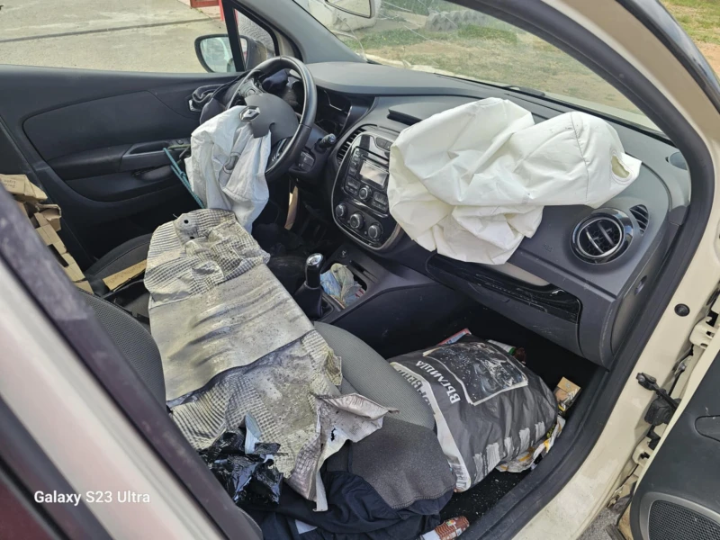 Renault Captur 0.9, снимка 5 - Автомобили и джипове - 50639780