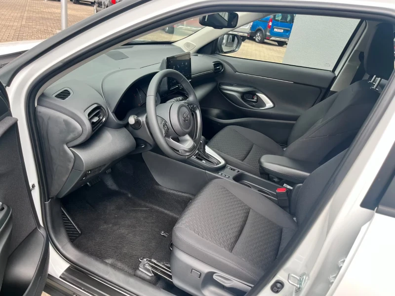 Toyota Yaris Cross НОВ!/BUSINESS/116HP/NAVI/CAM/LED/ACC/CARPLAY/235g, снимка 8 - Автомобили и джипове - 51532872