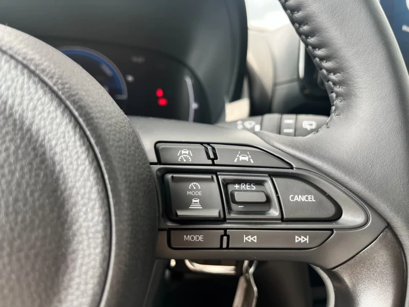 Toyota Yaris Cross НОВ!/BUSINESS/116HP/NAVI/CAM/LED/ACC/CARPLAY/235g, снимка 10 - Автомобили и джипове - 51532872