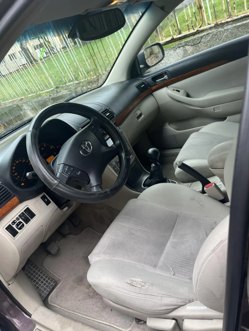 Toyota Avensis, снимка 12 - Автомобили и джипове - 52444785