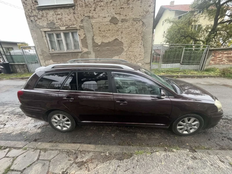 Toyota Avensis, снимка 14 - Автомобили и джипове - 52444785