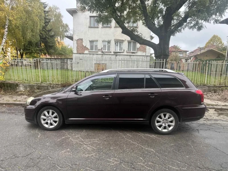 Toyota Avensis, снимка 13 - Автомобили и джипове - 52444785