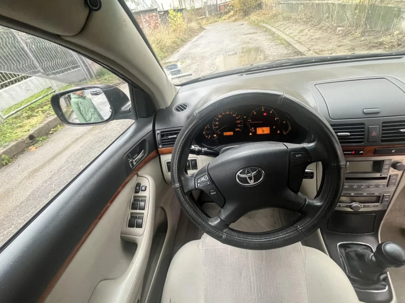 Toyota Avensis, снимка 11 - Автомобили и джипове - 52444785