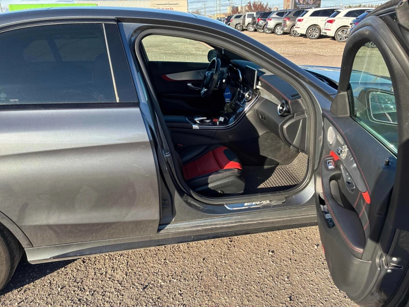 Mercedes-Benz C 63 AMG S * * CARFAX * * АВТО КРЕДИТ * * , снимка 12 - Автомобили и джипове - 52817820