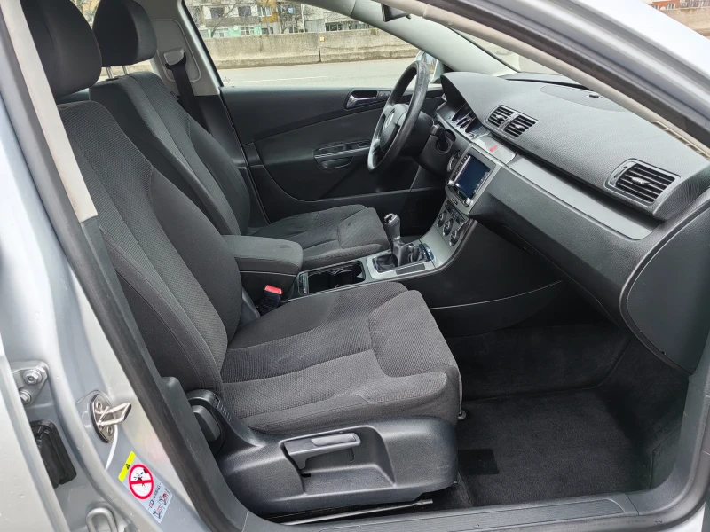 VW Passat 1.9tdi 105ps Navi, снимка 12 - Автомобили и джипове - 53071155