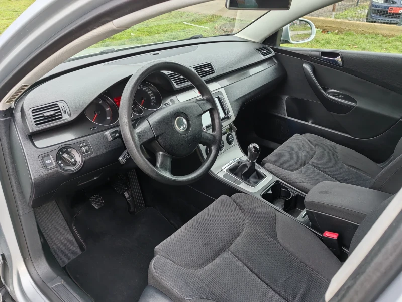 VW Passat 1.9tdi 105ps Navi, снимка 9 - Автомобили и джипове - 53071155