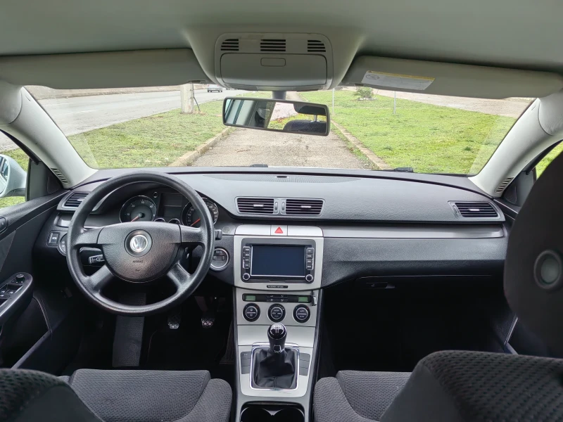 VW Passat 1.9tdi 105ps Navi, снимка 11 - Автомобили и джипове - 53071155