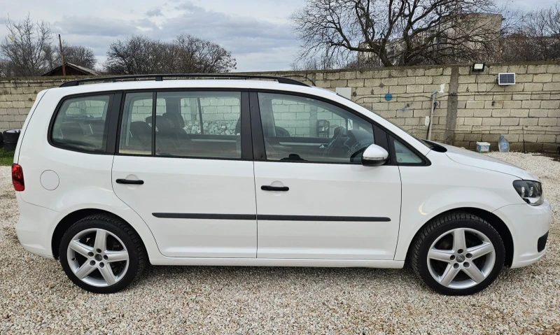 VW Touran 1.6 TDI..7. Местен, снимка 4 - Автомобили и джипове - 53565818