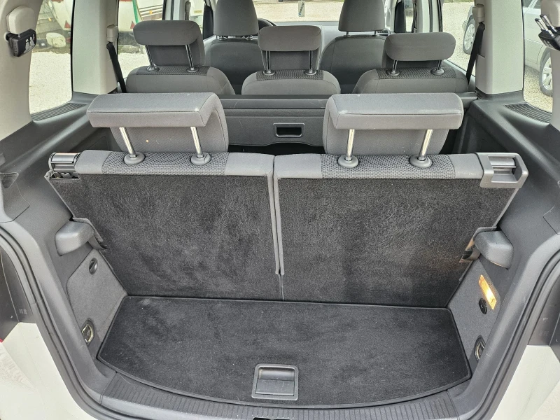 VW Touran 1.6 TDI..7. Местен, снимка 14 - Автомобили и джипове - 53565818