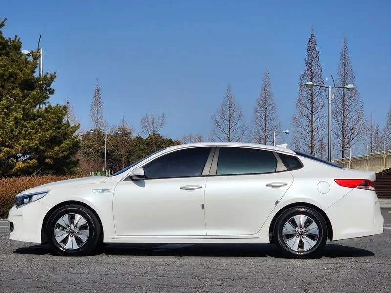 Kia K5 Hybrid Noblesse, снимка 4 - Автомобили и джипове - 56309174