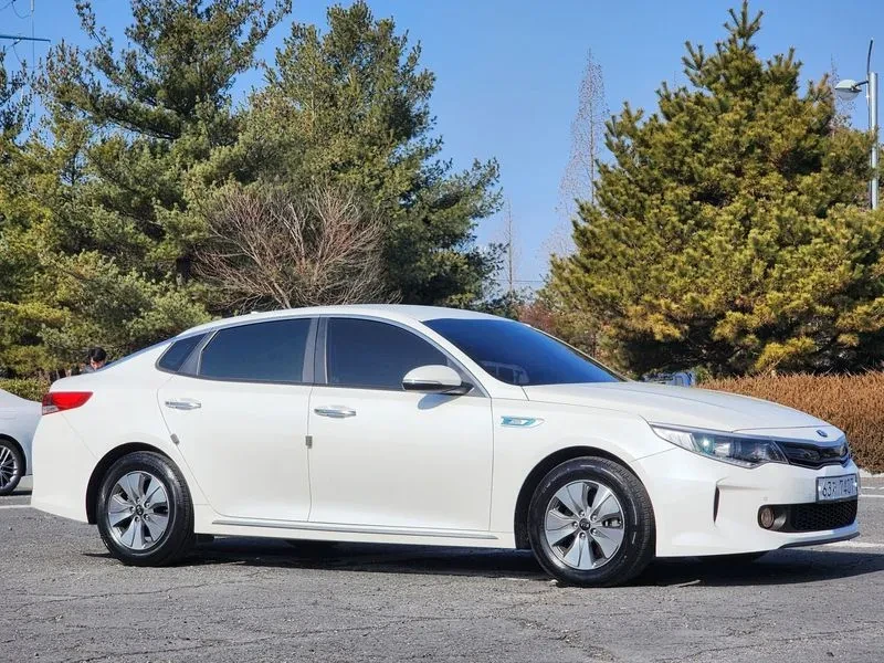 Kia K5 Hybrid Noblesse, снимка 6 - Автомобили и джипове - 56309174