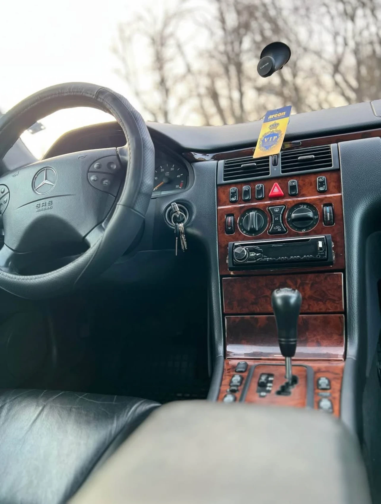 Mercedes-Benz E 270 2700 - изображение 8