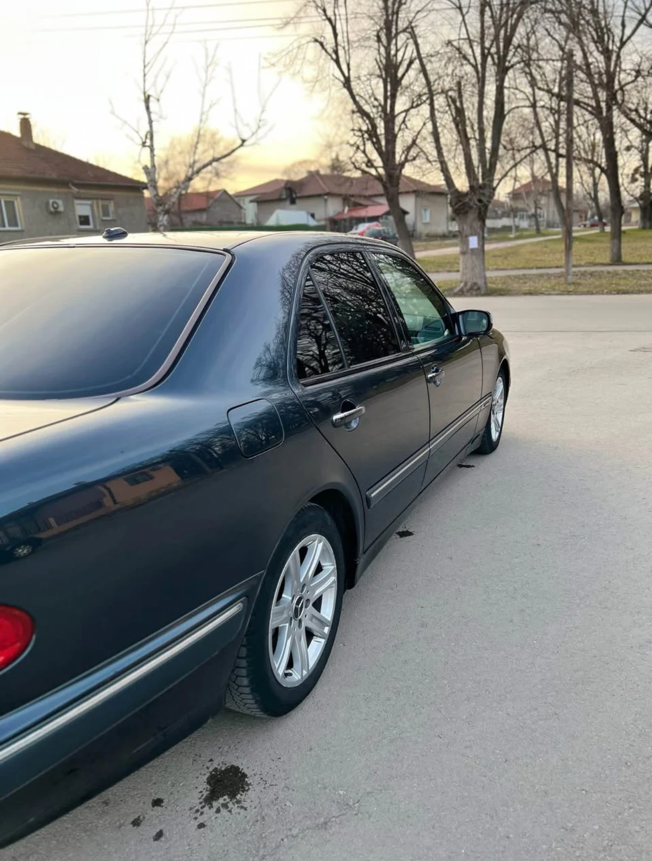 Mercedes-Benz E 270 2700 - изображение 9