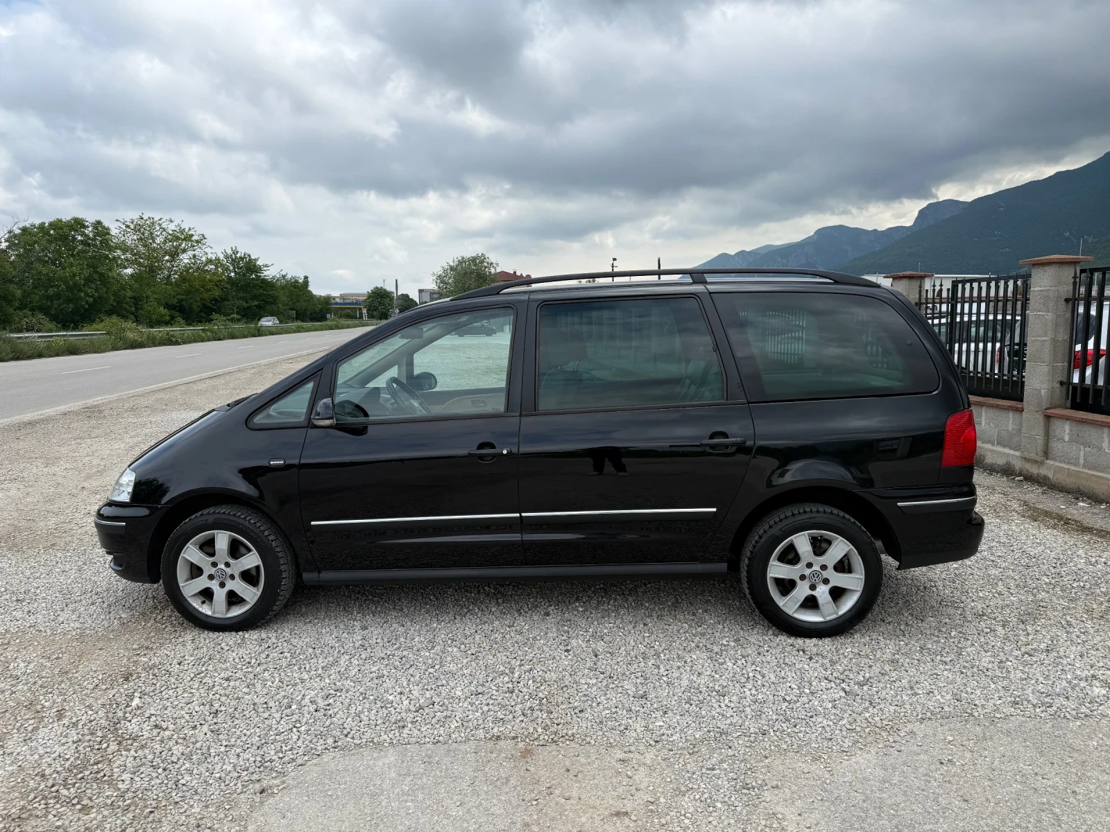 VW Sharan 1.9 TDI АВТОМАТ - изображение 8