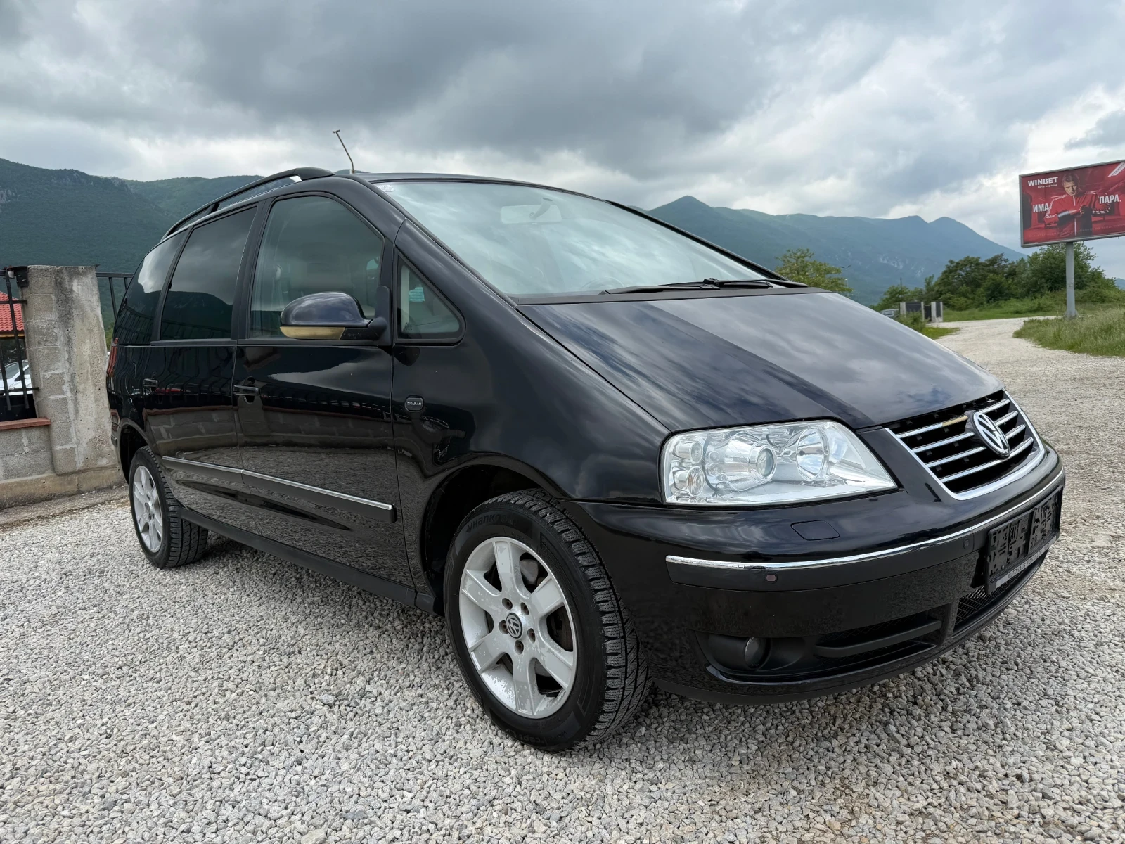 VW Sharan 1.9 TDI АВТОМАТ - изображение 4