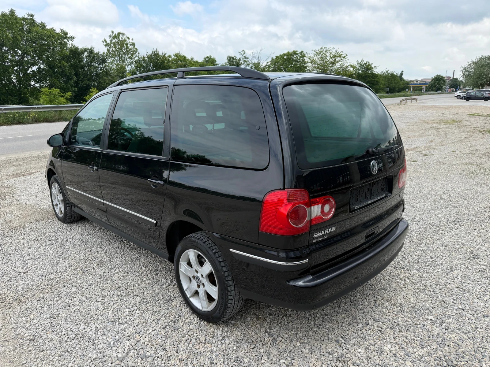 VW Sharan 1.9 TDI АВТОМАТ - изображение 9