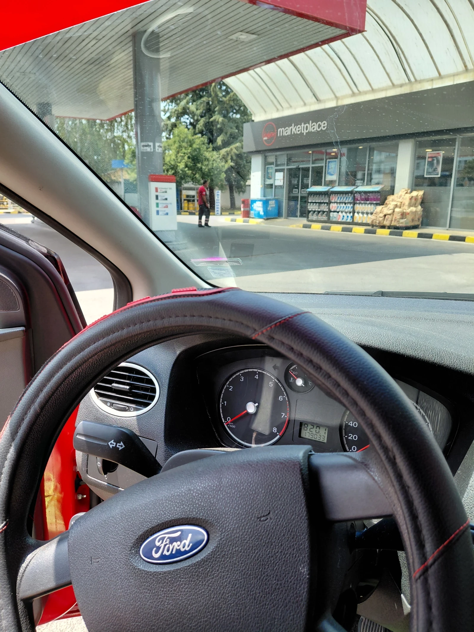 Ford Focus 1.6 БАРТЕР ЗА ГОЛФ 4 ИЛИ ГОЛФ 5 - изображение 4