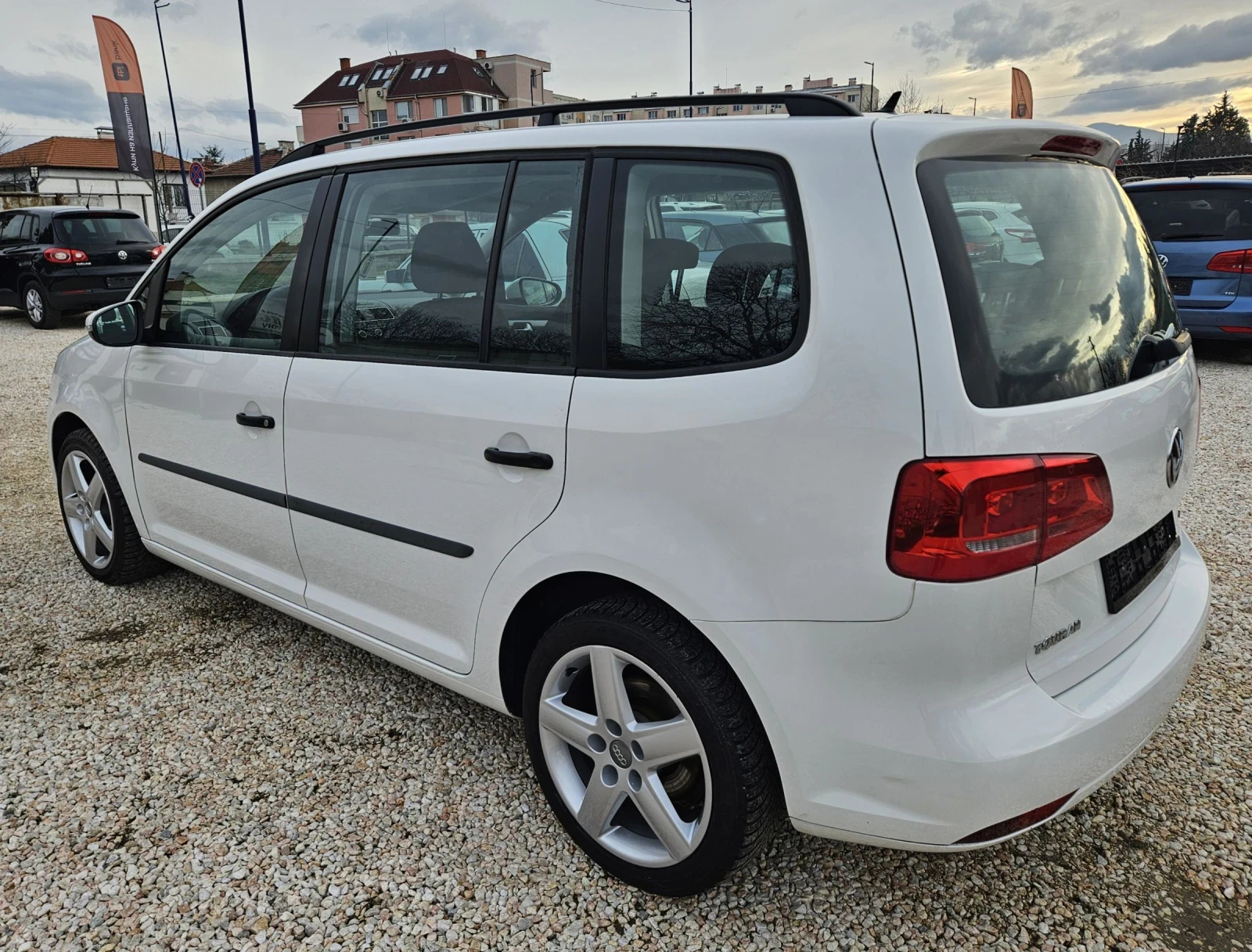 VW Touran 1.6 TDI..7. Местен - изображение 7