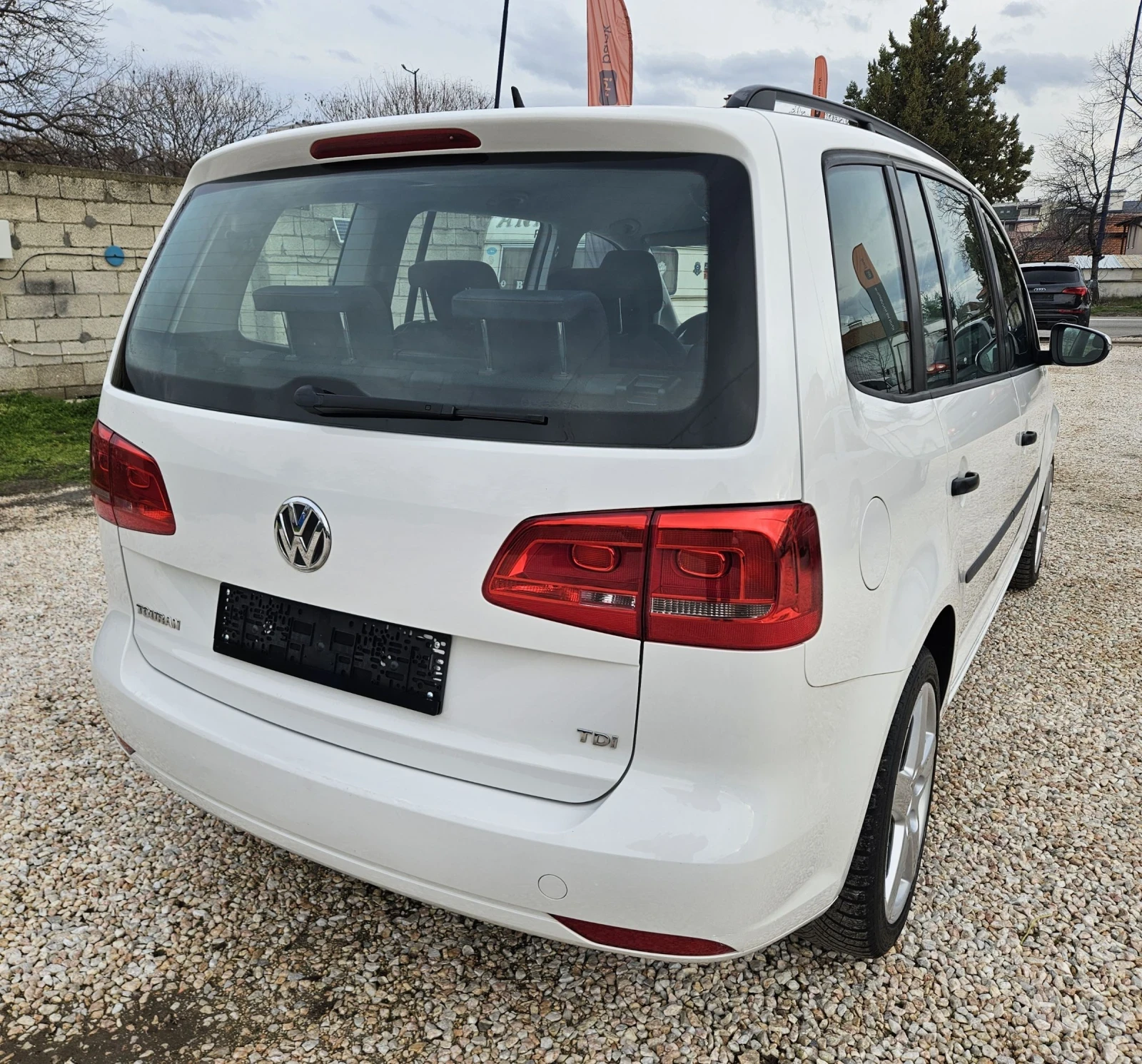 VW Touran 1.6 TDI..7. Местен - изображение 5