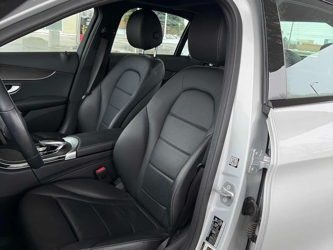 Mercedes-Benz C 300 * CARFAX * ЦЕНА ДО БГ, снимка 12 - Автомобили и джипове - 53858943