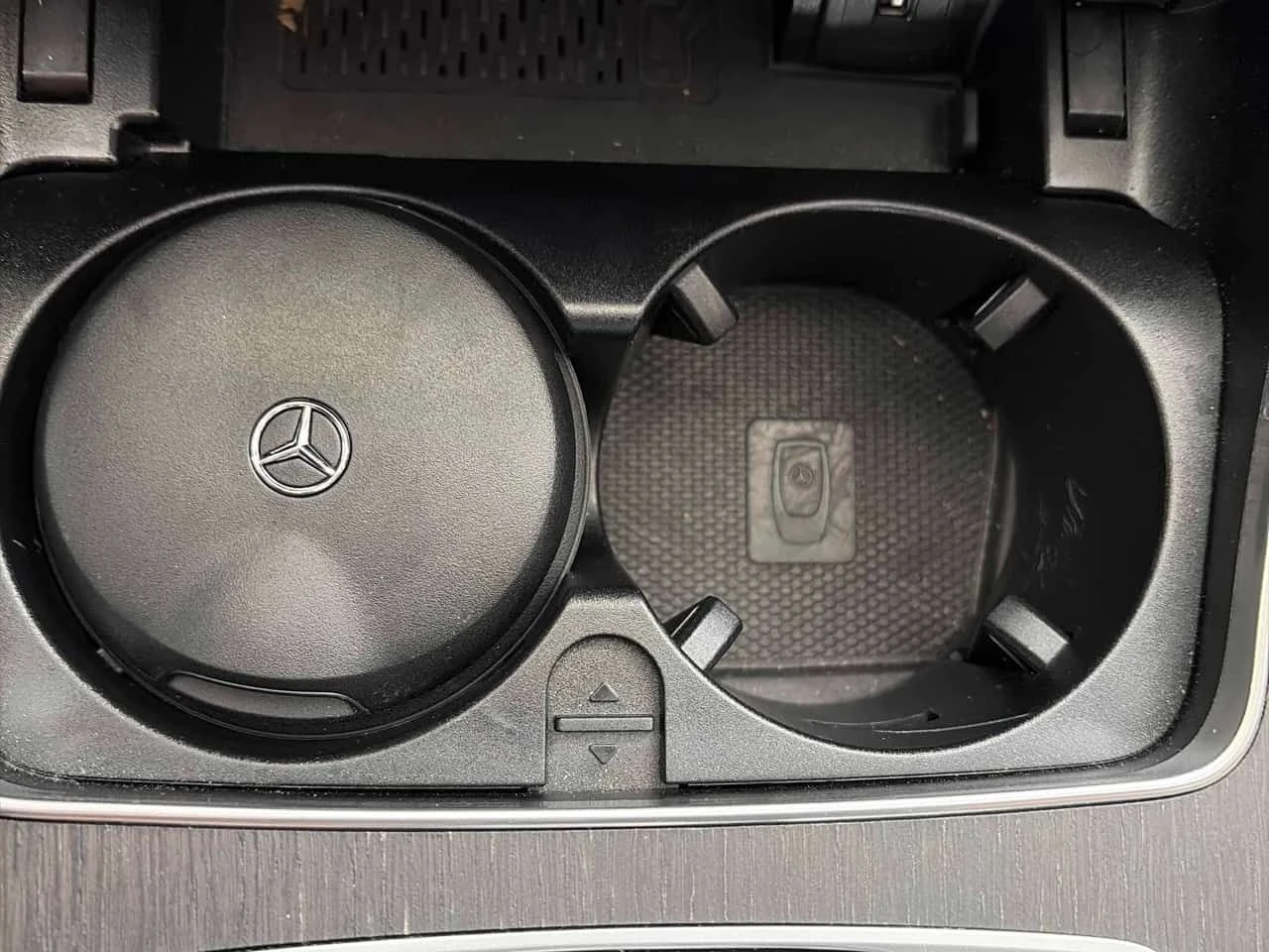 Mercedes-Benz C 300 * CARFAX * ЦЕНА ДО БГ, снимка 10 - Автомобили и джипове - 53858943