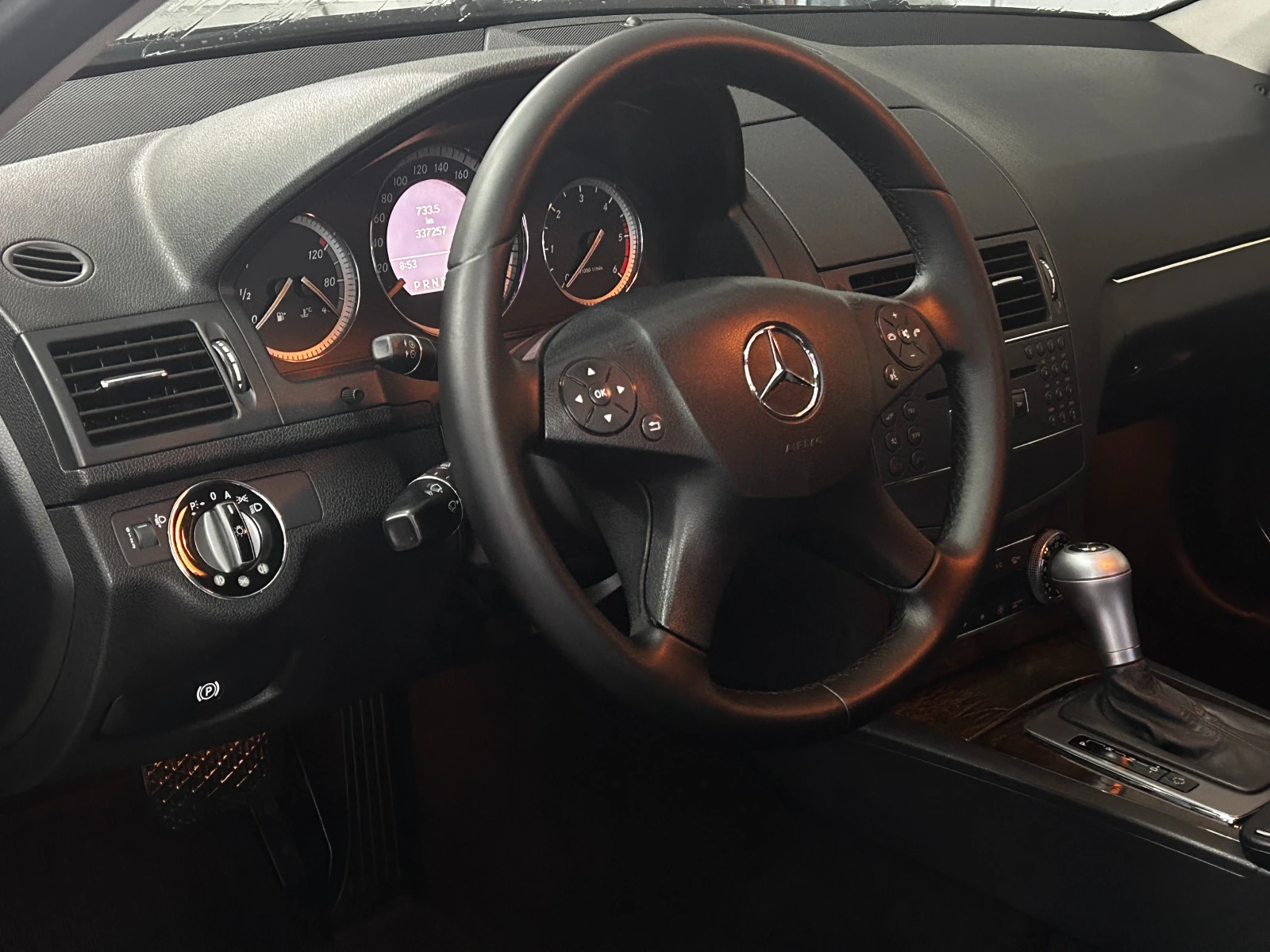 Mercedes-Benz C 220 CDI, снимка 9 - Автомобили и джипове - 54334572