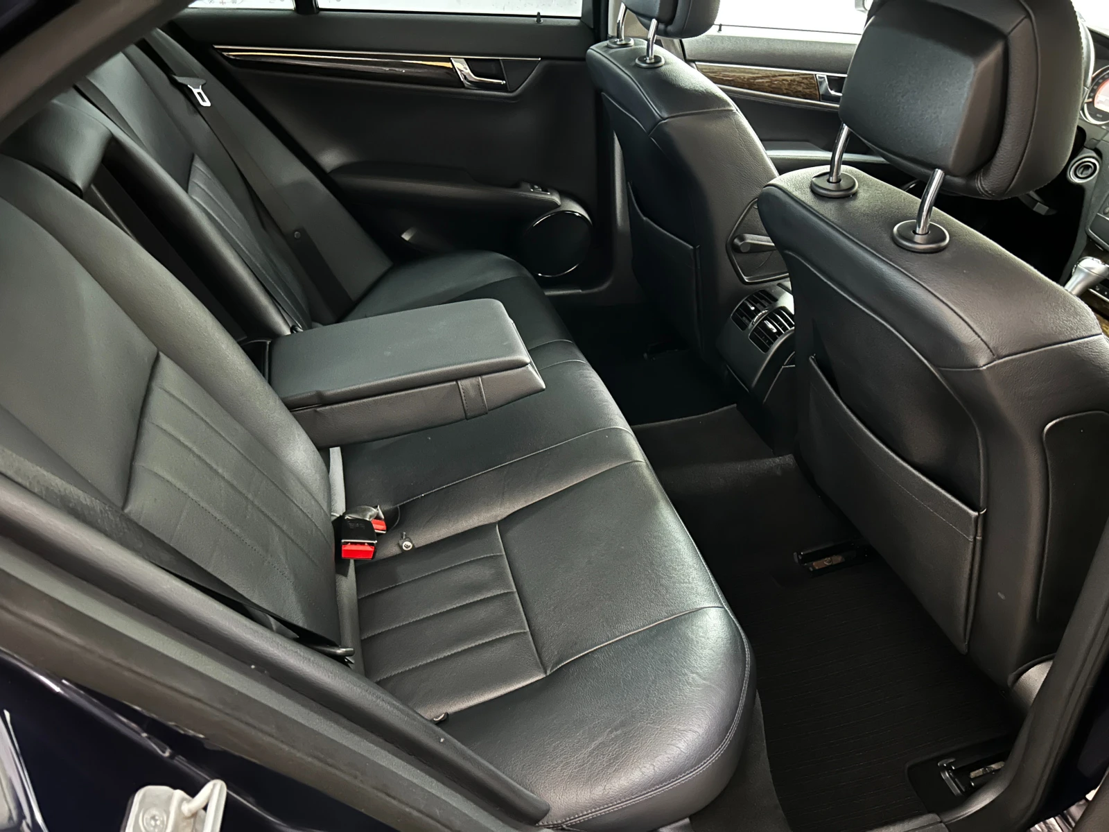 Mercedes-Benz C 220 CDI, снимка 12 - Автомобили и джипове - 54334572