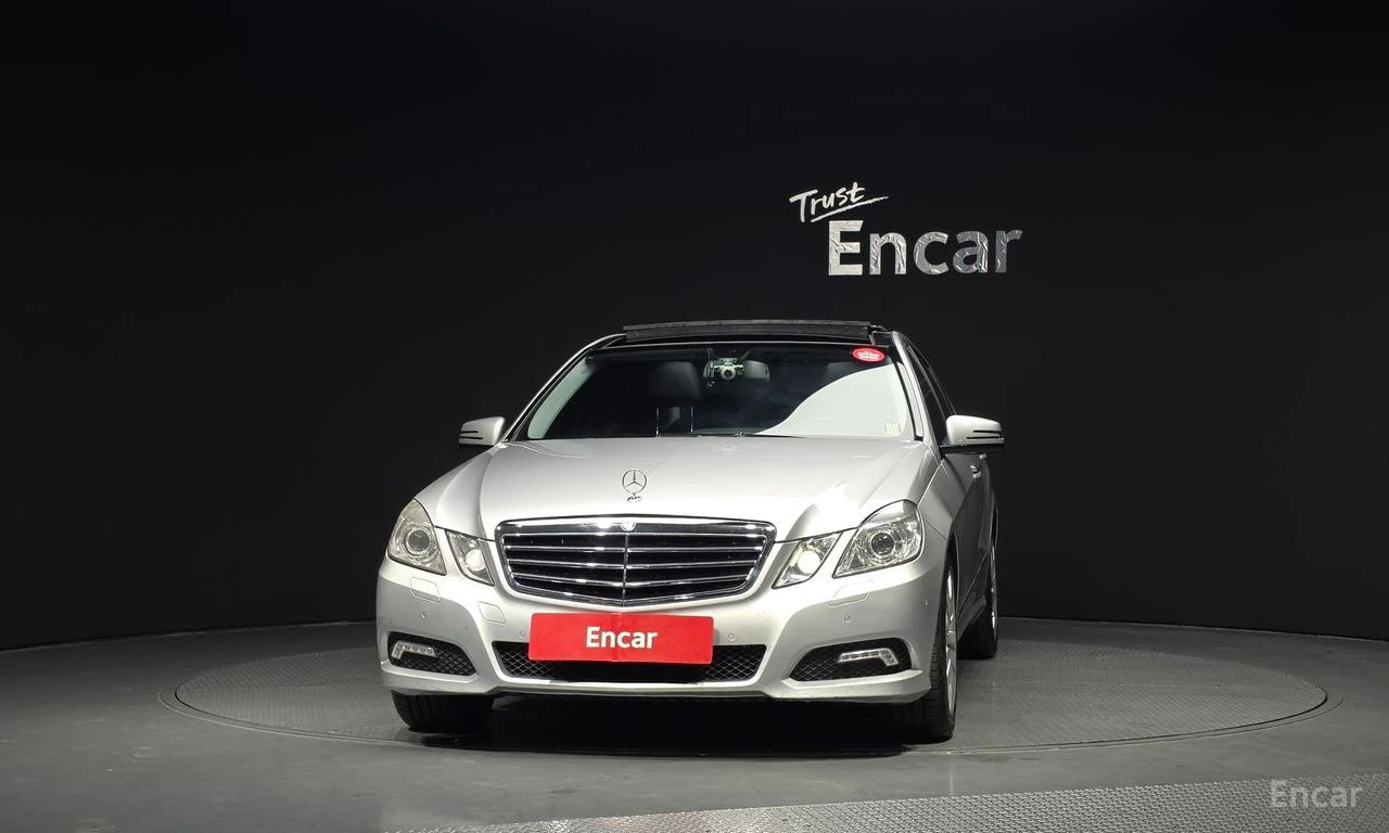 Mercedes-Benz E 350 ПАНО* ОБДУХ* ПОДГРЕВ* КОЖА* НАВИ* КАМЕРА* 2 КЛЮЧА, снимка 3 - Автомобили и джипове - 54387497