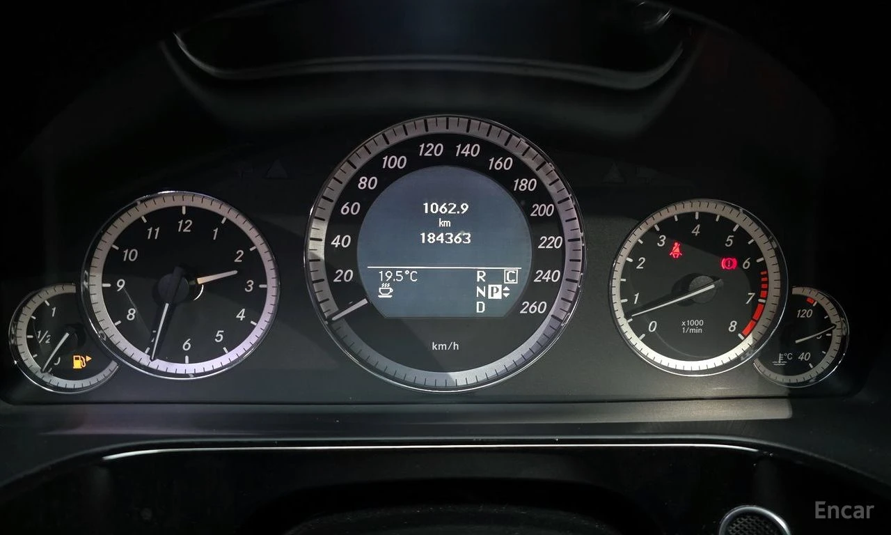 Mercedes-Benz E 350 ПАНО* ОБДУХ* ПОДГРЕВ* КОЖА* НАВИ* КАМЕРА* 2 КЛЮЧА, снимка 8 - Автомобили и джипове - 54387497