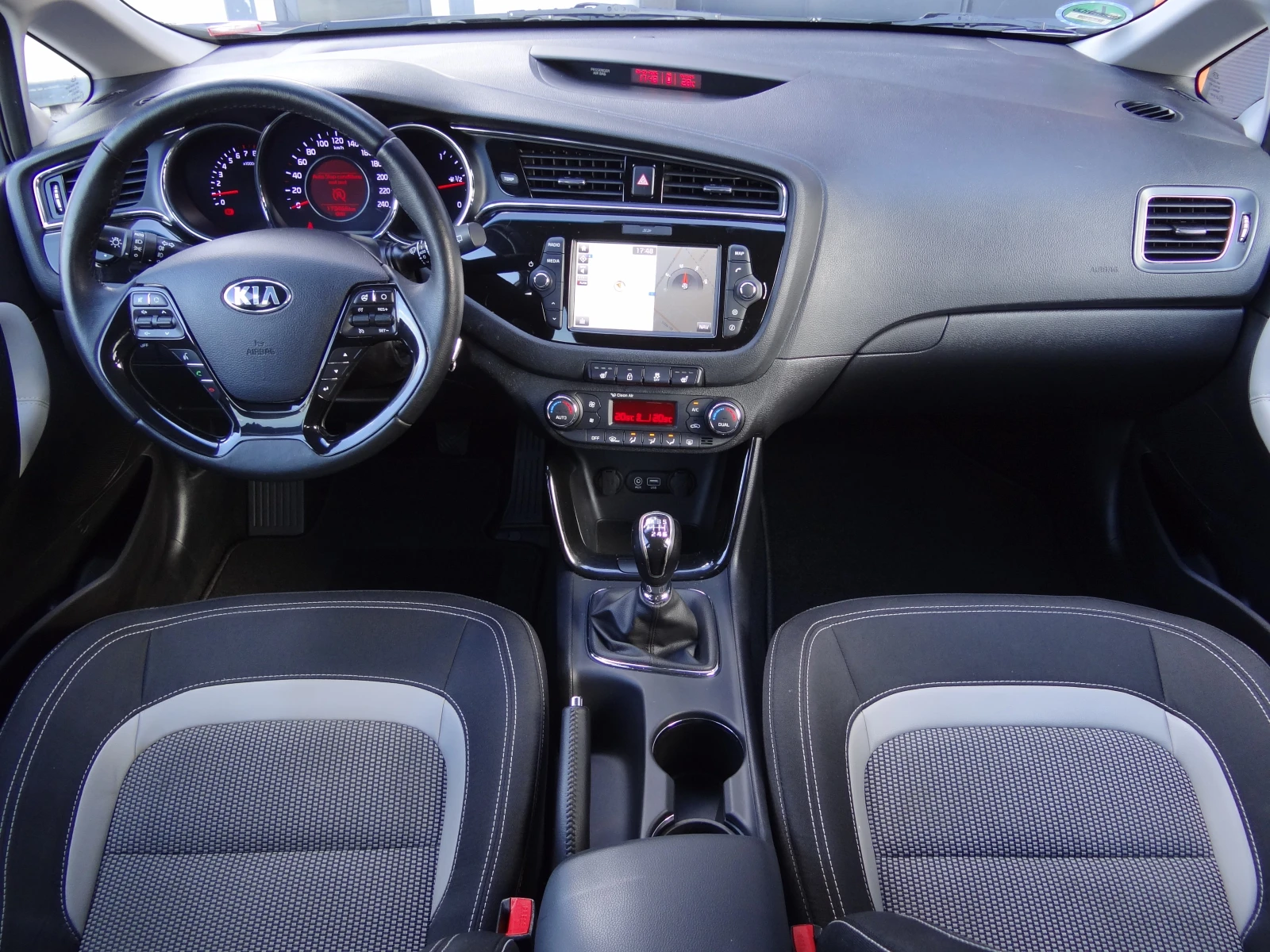 Kia Ceed 1.4i - 100k.c. /Navi/Koja/Camera/Led/Euro-6/, снимка 9 - Автомобили и джипове - 54443224