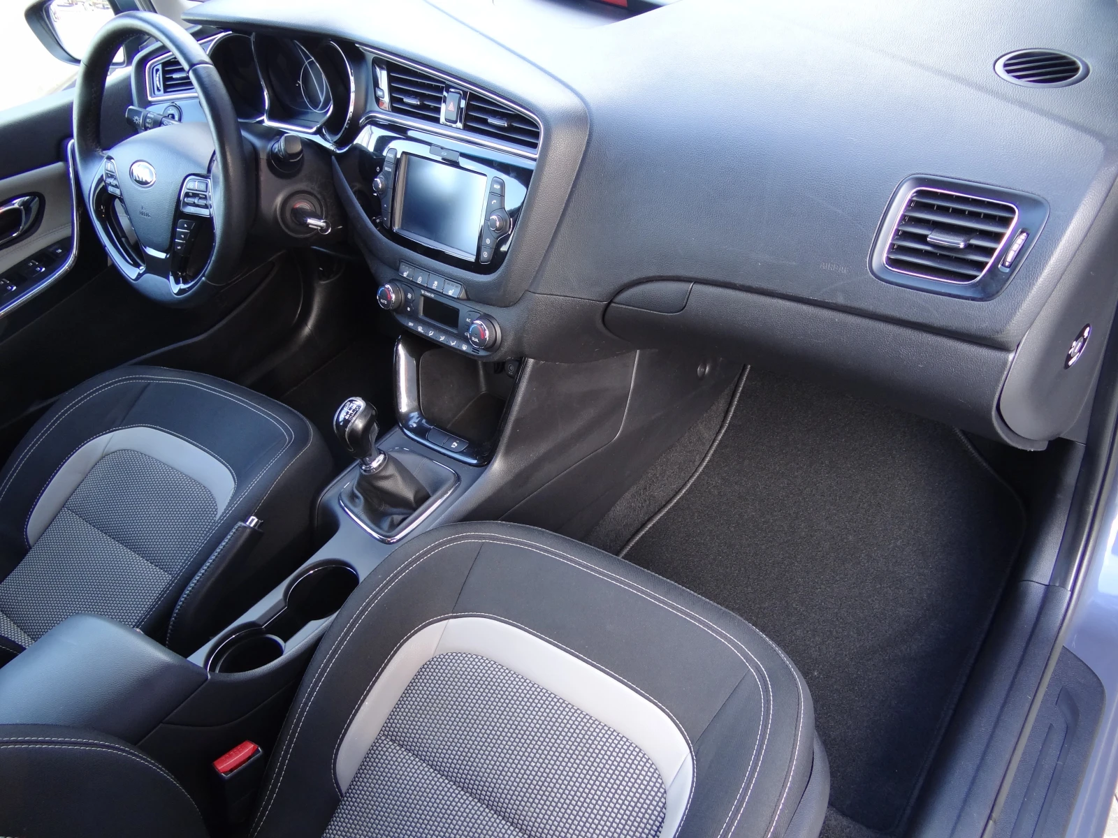 Kia Ceed 1.4i - 100k.c. /Navi/Koja/Camera/Led/Euro-6/, снимка 10 - Автомобили и джипове - 54443224
